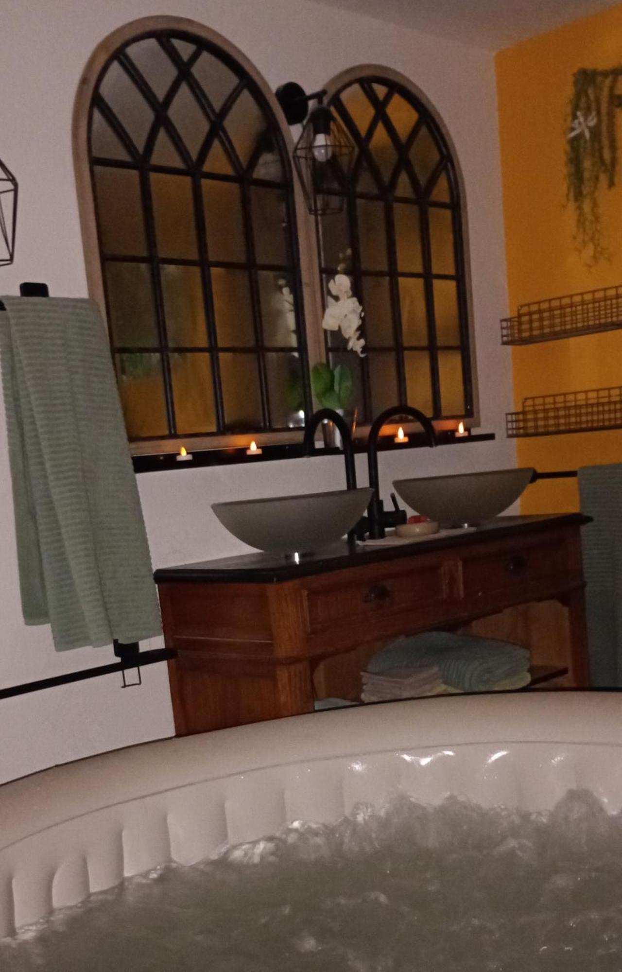 Le Clos Fleuri Segrie Екстер'єр фото